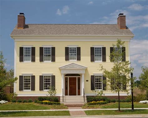 These 20 Colonial Style Homes Will Have You Feeling Warm and Cozy