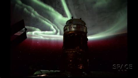 Wow! Space Station Astronauts Awed by Dazzling Auroras (Video) | Space