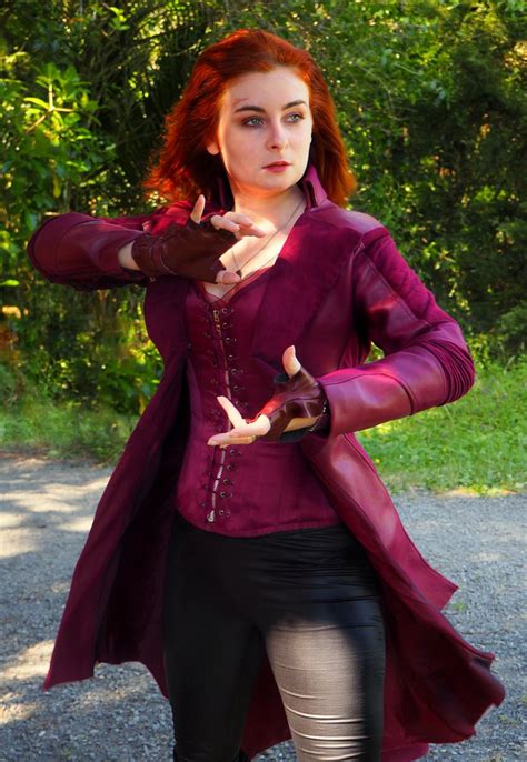 Wanda Maximoff/Scarlet Witch Avengers Infinity War Cosplay | Scarlet witch costume, Elizabeth ...