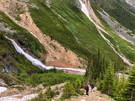 Geraldine Lakes Trail - Hiking Guide in Jasper National Park