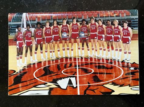 1977-1978 University of Arkansas Razorback Basketball Media Guide -- b-e-collectibles : Free ...