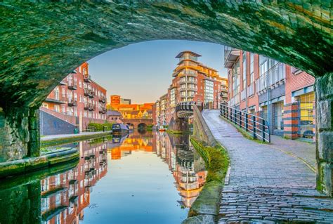 Explore The Lengthy Birmingham Canals With These Lovely Boat Trips