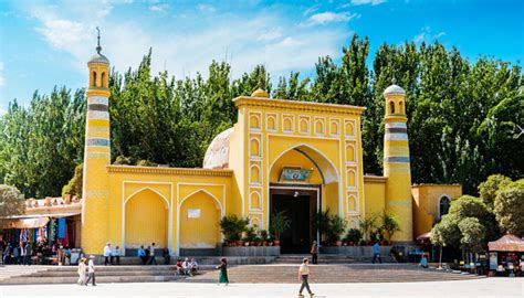 Kashgar Id Kah Mosque - the Largest Mosque in Xinjiang & China