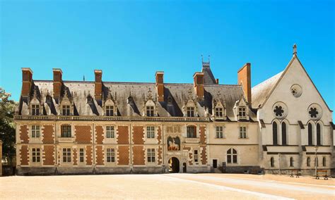 Qui a construit le château de Blois