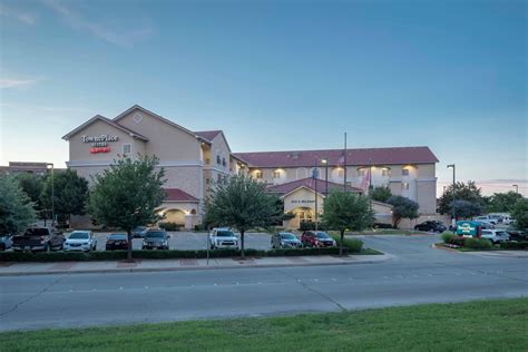 Hotel Suites in Downtown Fort Worth, Texas | TownePlace Suites Fort Worth