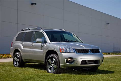 The Mitsubishi Endeavor Was a Flop of Aztek-Like Proportions - Autotrader