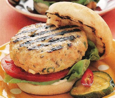 Healthy Turkey Burger Recipe | Mama Knows