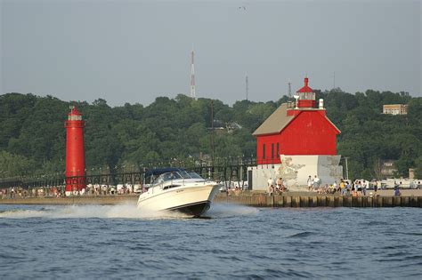 Iconic Grand Haven lighthouse opening for public tours - mlive.com