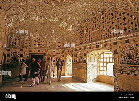 Sheesh Mahal (Mirror Palace) Amber (Amer) Fort, Amer, Rajasthan Stock Photo: 155632629 - Alamy