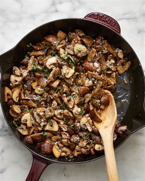 Recipe: 15-Minute Parmesan-Thyme Mushrooms | Kitchn