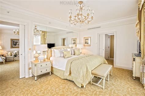 Luxury Paris Hotel Suites & Rooms | Four Seasons George V, Paris ...