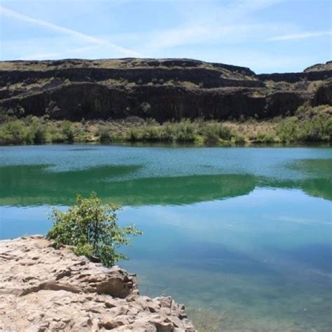 Deep Lake at Sun Lakes State Park, WA Went cliff diving into the water ...