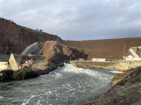 Draining of reservoir begins in advance of Iron Gate Dam removal on ...