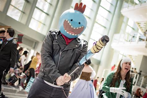 Captured an awesome Mr. Meeseeks/Negan cosplay at Wonder Con this ...