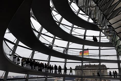 German Coalition Punished in Repeat of 2021 Election in Berlin - Bloomberg