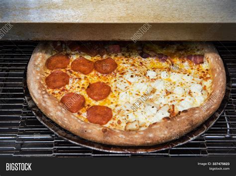 Preparing Pizza Oven Image & Photo (Free Trial) | Bigstock