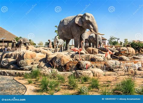 Central Sculpture of Wild Animals in Dubai Safari Park Editorial Photography - Image of ...