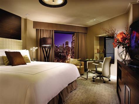 Four Seasons Hotel Sydney in Australia - Room Deals, Photos & Reviews