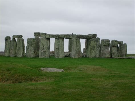 Stonehenge Historical Facts and Pictures | The History Hub