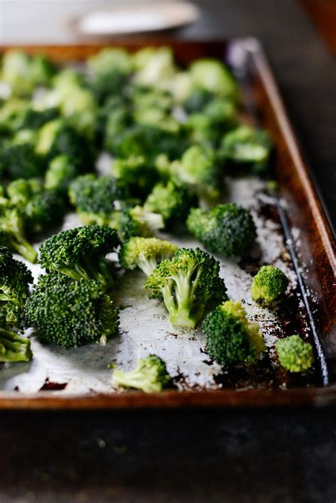 The Best 10-Minute Roasted Broccoli Recipe - Simply Scratch