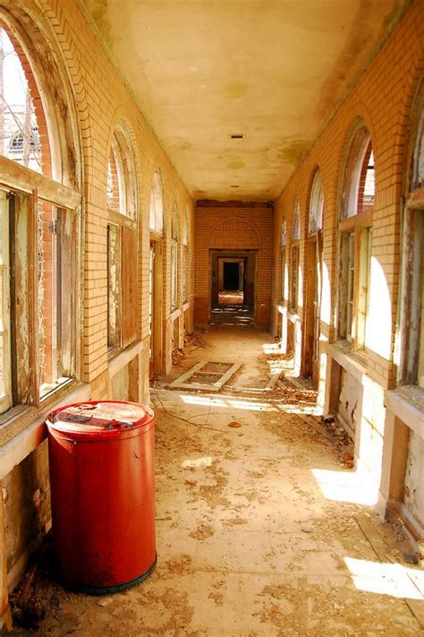 10 Intriguing Abandoned Places In Illinois