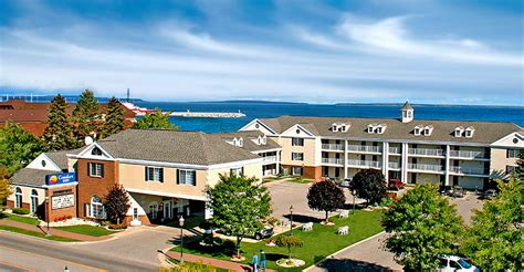 Mackinaw City Hotels - Comfort Inn Lakeside Hotel