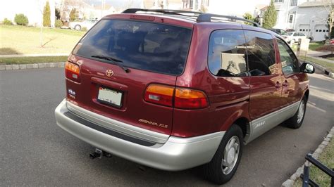 2000 Toyota Sienna XLE - Home