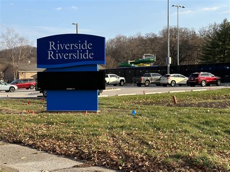 Moline pool has new name: Riverside Riverslide