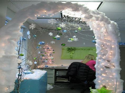 10 Attractive Office Cubicle Christmas Decorating Ideas 2024