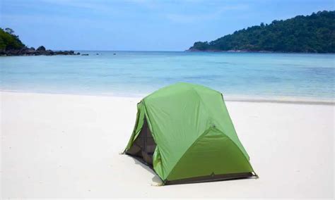 How To Securely Setup A Tent On The Beach - Seaside Planet