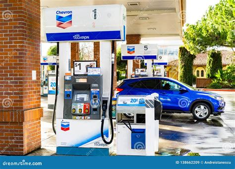 February 3, 2019 Sunnyvale / CA / USA - Chevron Gas Station in South ...