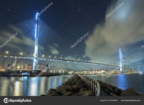 Hong Kong Harbor Night — Stock Photo © LeeYiuTung #243104838