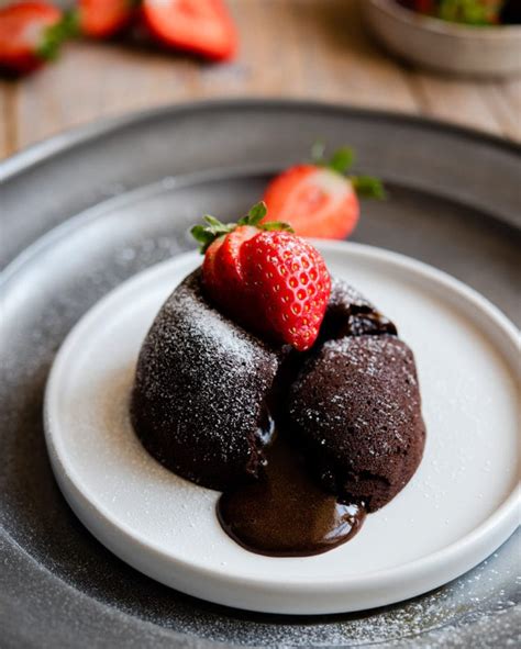 Chocolate Lava Cake (Easy 5-Ingredient Recipe!) - Kirbie's Cravings