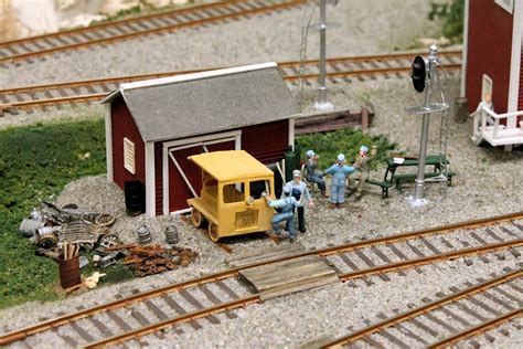 Detailing a Model Railroad Yard Scene | Gateway NMRA