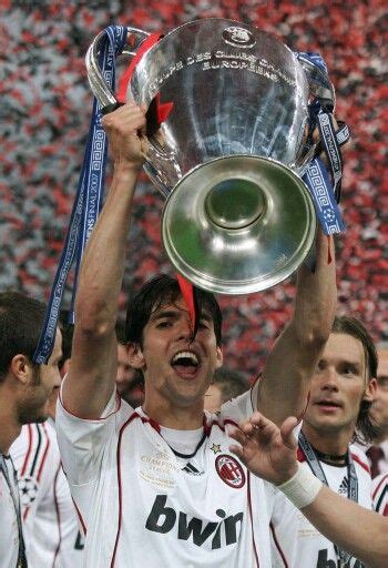 Kaká celebrating Champions League win 2006/07 | Ac milan champions league, Ac milan, Champions ...