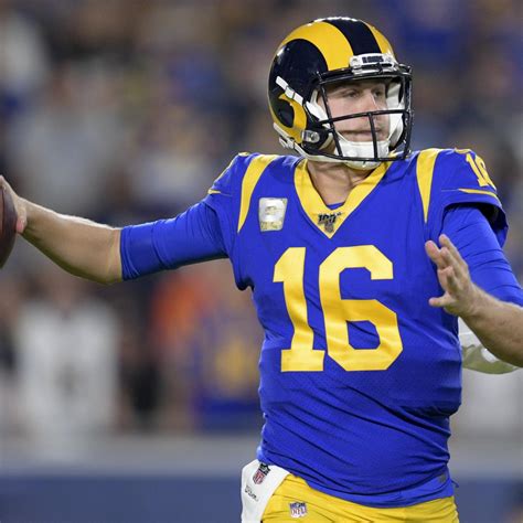 Report: Rams' Jared Goff Suffered Broken Thumb Injury vs. Seahawks ...