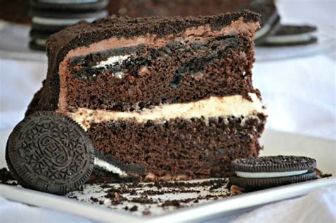 This Oreo Cake is a surprise-inside cake with chocolate layers, an Oreo ...