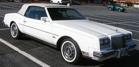 1980 Buick Riviera - Information and photos - MOMENTcar