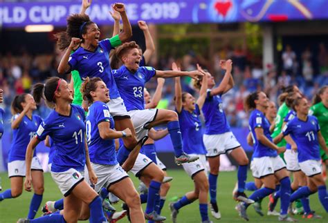 Riflessioni sul calcio femminile – Consumi Etici.it