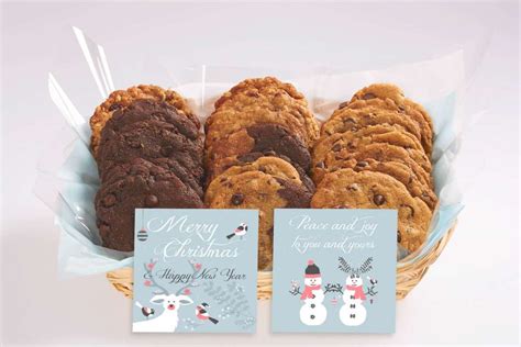 A Cute Christmas Gift Basket with Gourmet Cookies | Cookie gift baskets ...