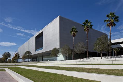 E&H Steel Corporation | Tampa Museum of Art