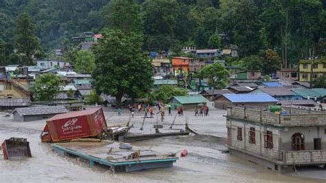 Sikkim, India floods: Search underway for 100 missing as glacial lake ...