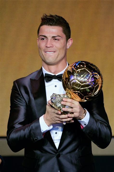 Cristiano Ronaldo wins 2013 FIFA Ballon d'Or Award for Player of the ...