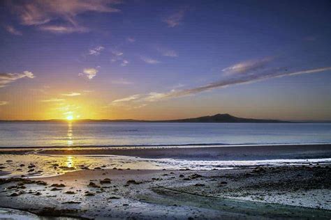 The BEST Beaches in Auckland: 14 Must-See Seaside Escapes