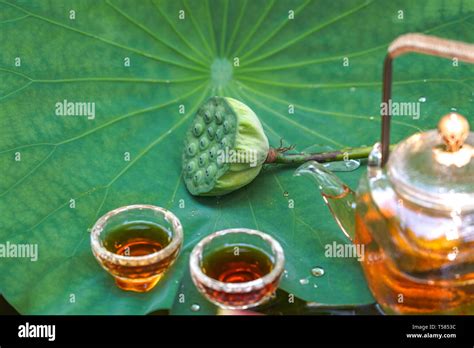 Lotus leaf tea set Stock Photo - Alamy