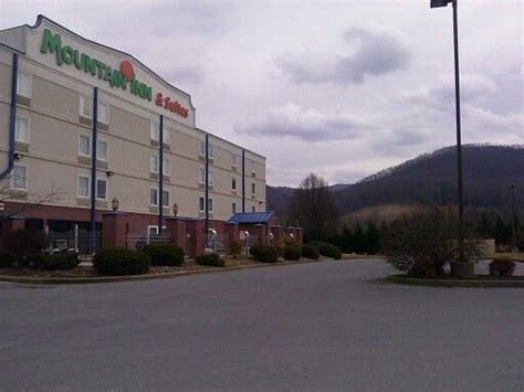 Erwin TN Mountain Inn and Suites | East tennessee, Unicoi, Inn