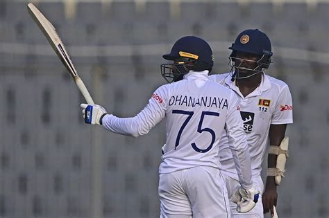 Dhananjaya de Silva celebrates a fifty | ESPNcricinfo.com