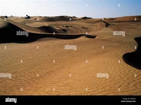 Sand desert with dunes, Arabian Desert, United Arab Emirates Stock Photo - Alamy