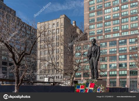 Statue of Juan Pablo Duarte – Stock Editorial Photo © markzhu #272248510