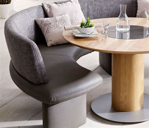 Painting of Intimate and Affectionate Dining Atmospheres with Curved Banquette Seating Ideas ...